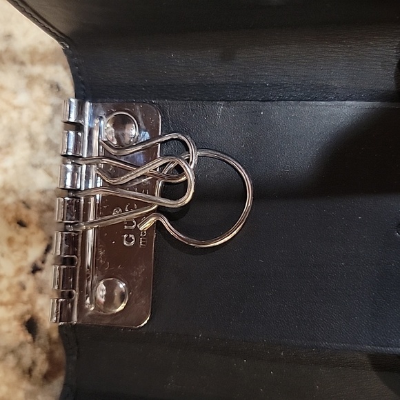 GUCCI  KEY RING HOLDER - Picture 8 of 9